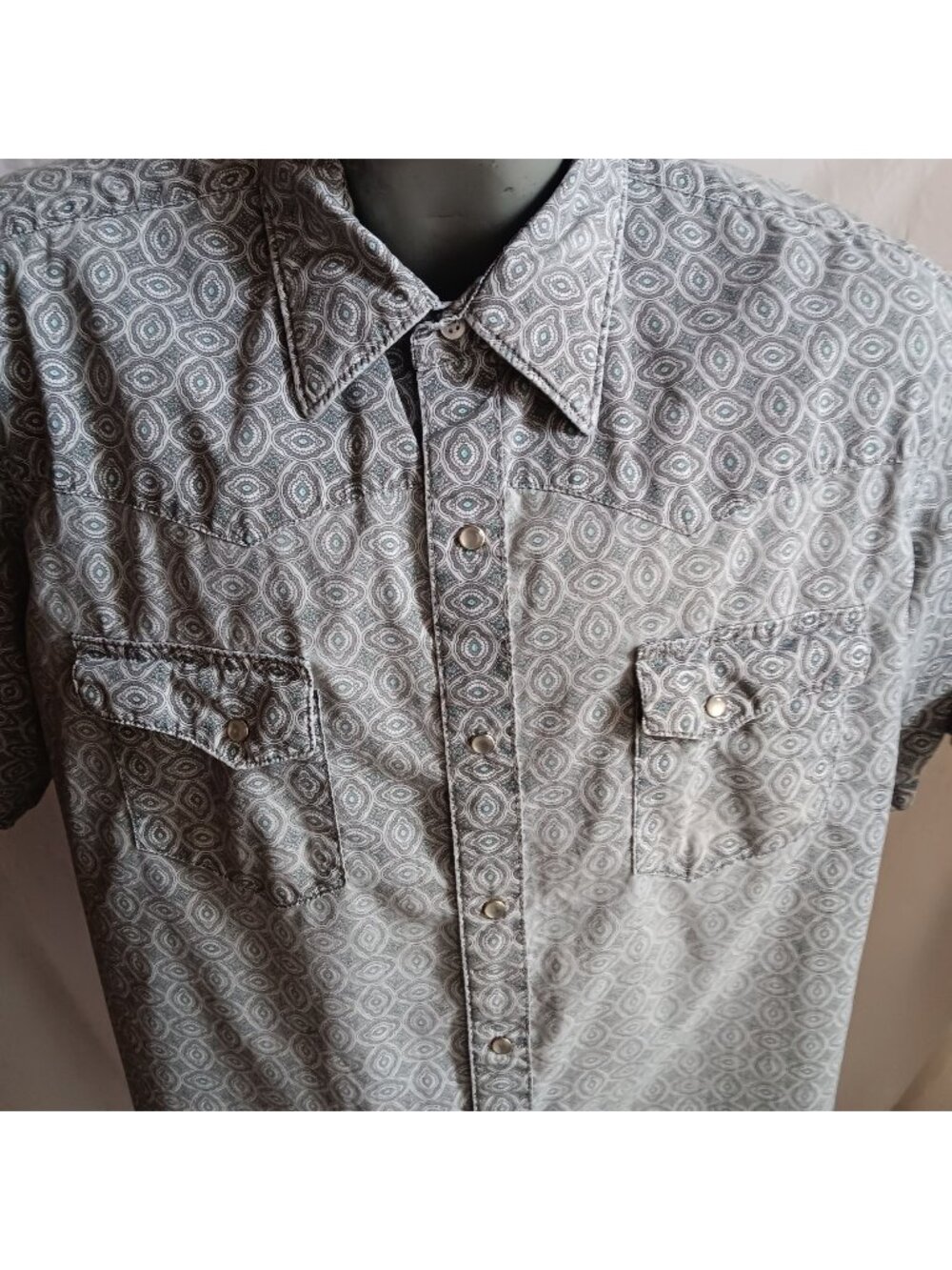 Men's Cowboy Western Shirt XL Vintage 1970's Medallion Print gray/Teal Hippy